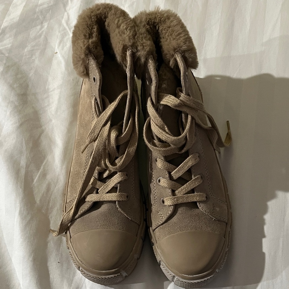 Zara Women's Beige Winter Boots